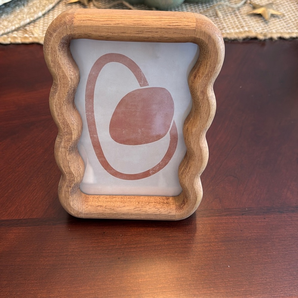 Wooden Frame - Modern and Wavey - Brand New - 4 x 6